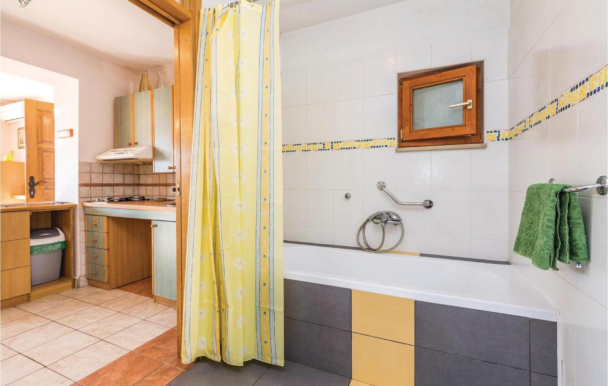 Stunning Apartment In Rijeka With 1 Bedrooms And Wifi Eksteriør billede